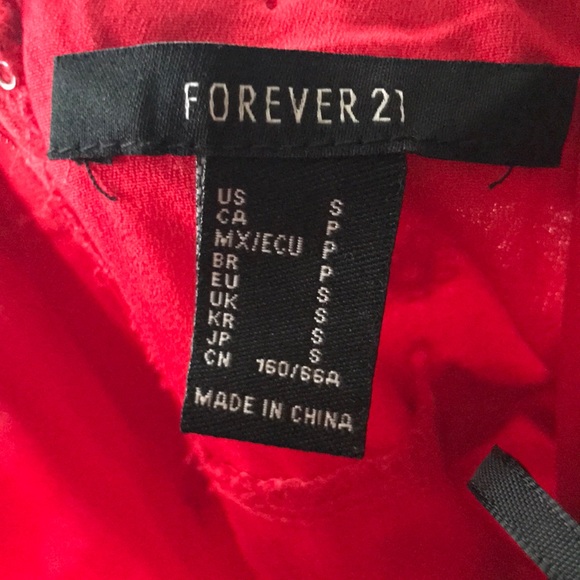 Red floral lace Romper - Picture 4 of 4